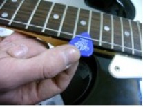 bord buis lijden Snaarhoogte of actie van de gitaar - lieven's gitaarreparatie, -afstelling  en -onderhoud site